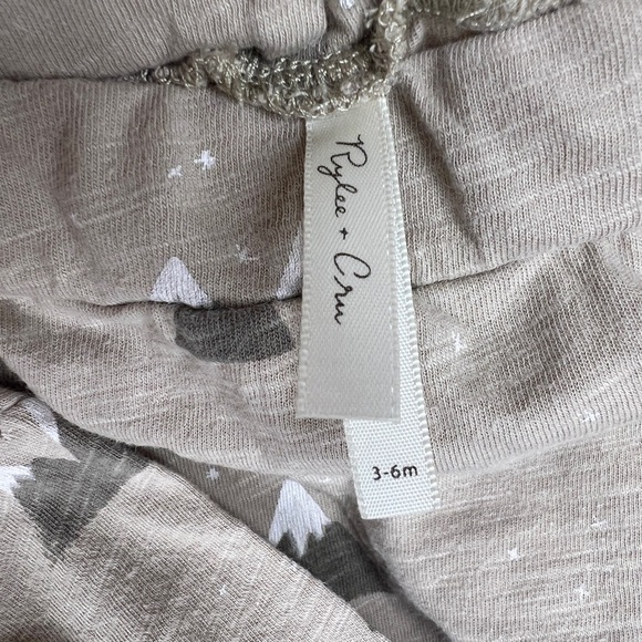 Rylee + Cru, NWOT, never worn. Snowy Mountain Print Baby set - Picture 10 of 10